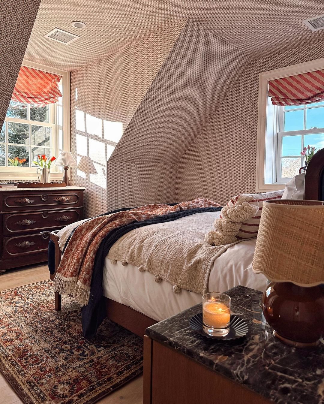 <h1>Ideas for Decorating A Small Bedroom in the Eaves</h1>